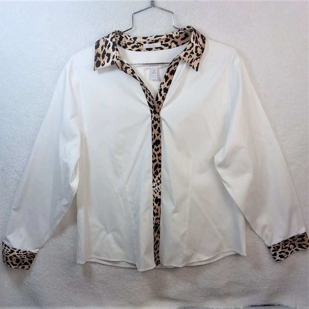 CHICO'S Leopard Trim White  No Iron Blouse Size L